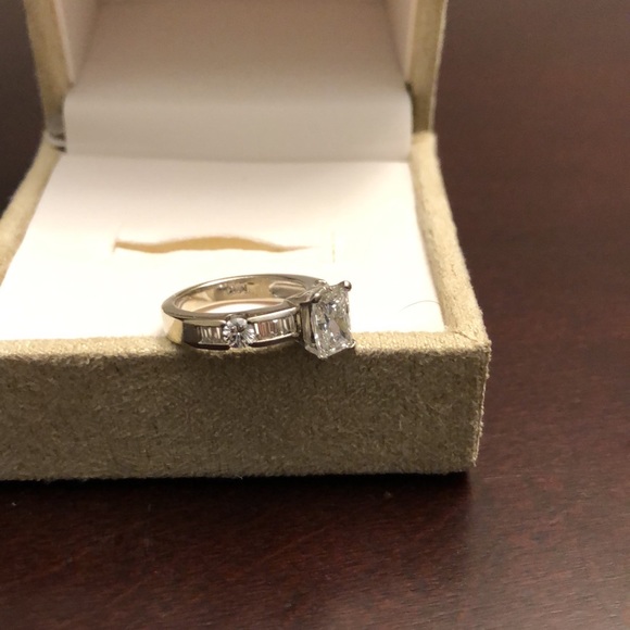 Engagement Ring Set Emerald Cut 1.12cts G VVS2 - Picture 5 of 5